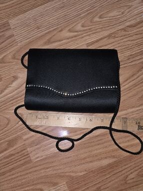 Black Cross Body Sleek Purse